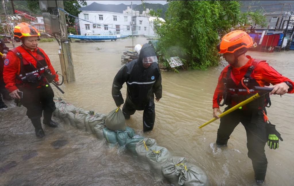 Siêu bão Ragasa tác động lên Hồng Kông Trung Quốc Ảnh thiệt hại do siêu bão tại Hồng Kông Trung Quốc